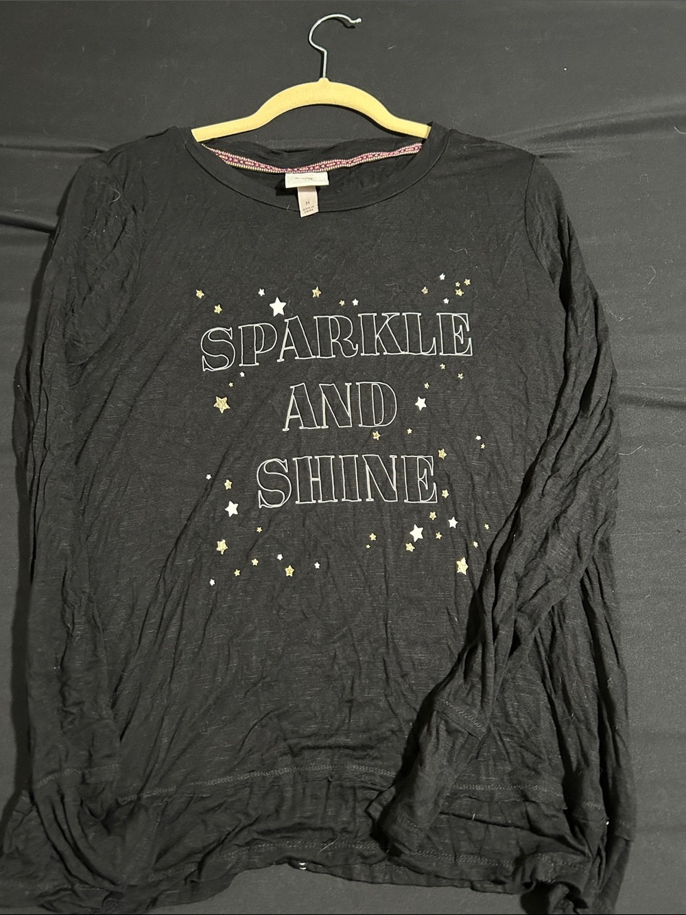 Knox Rose Black Long-Sleeve Tee with Gold Star Graphic
